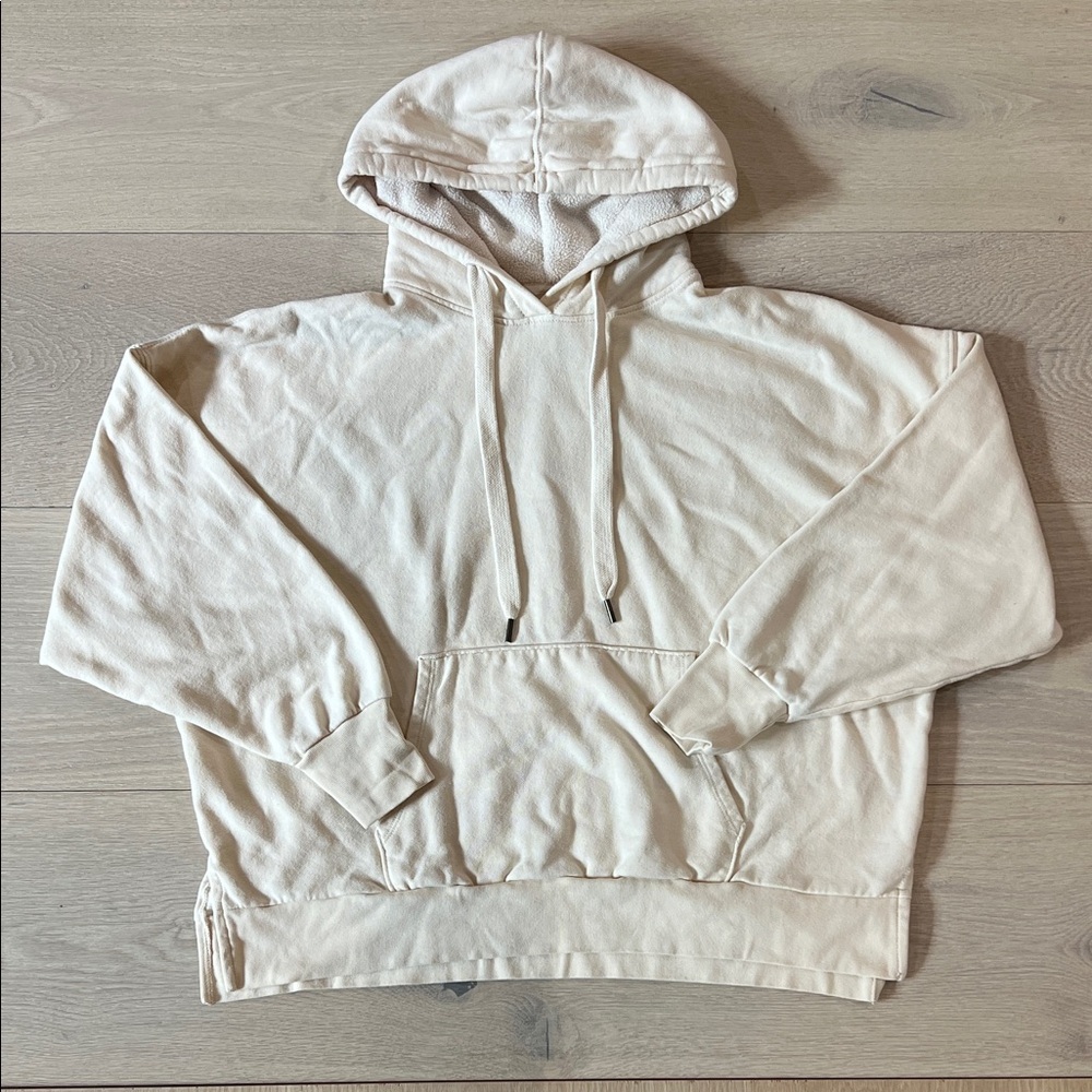 White oversized American Eagle hoodie